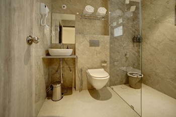 staybird capital business hotel magarpatta city