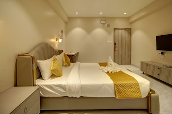 staybird capital business hotel magarpatta city