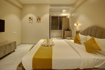 staybird capital business hotel magarpatta city