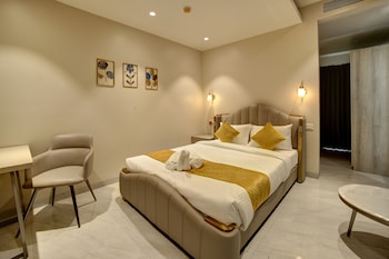 staybird capital business hotel magarpatta city