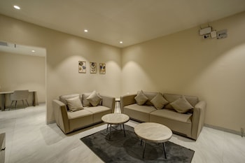 staybird capital business hotel magarpatta city