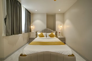 staybird capital business hotel magarpatta city