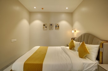 staybird capital business hotel magarpatta city