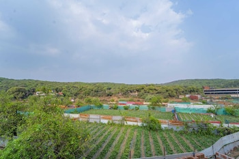 breeze mount villa