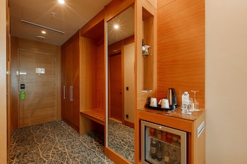 holiday inn baku by ihg