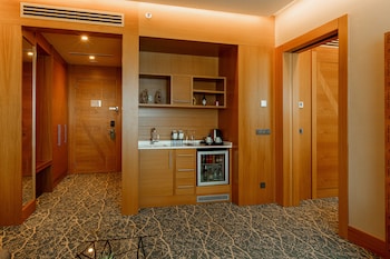 holiday inn baku by ihg
