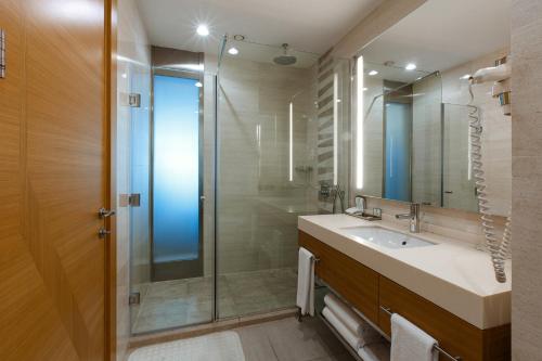 holiday inn baku by ihg