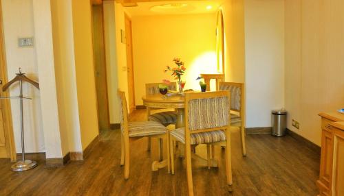 dee marks hotel and resorts