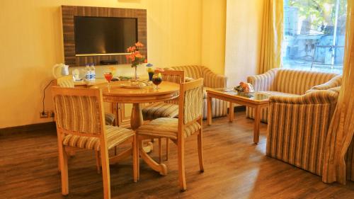 dee marks hotel and resorts