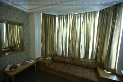 dee marks hotel and resorts