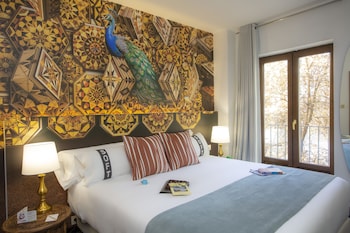 room-image