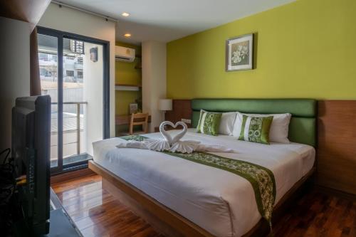 room-image