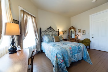 room-image