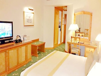 room-image