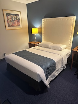 room-image