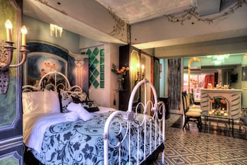 room-image
