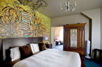 room-image