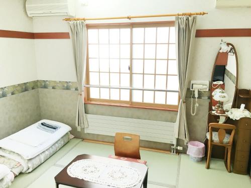 room-image