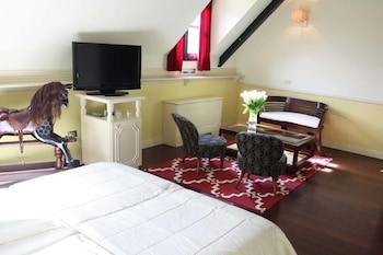 room-image