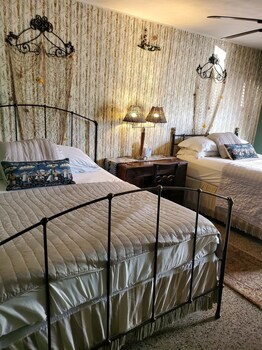 room-image