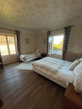 room-image