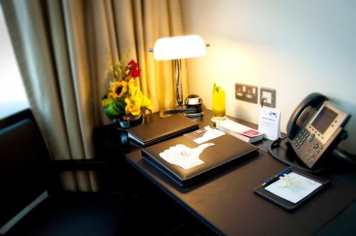 room-image