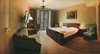 room-image