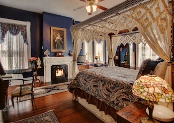 room-image