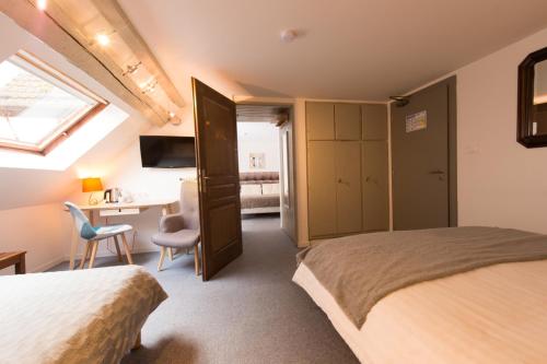room-image