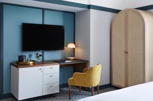 room-image