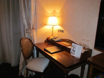 room-image