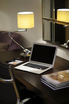 room-image
