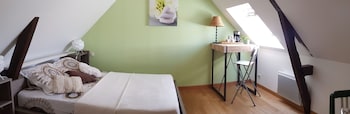 room-image