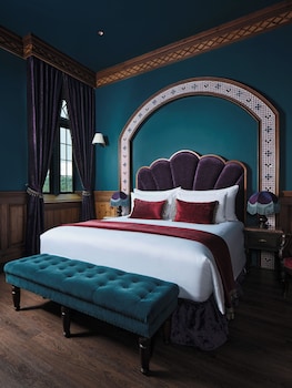 room-image