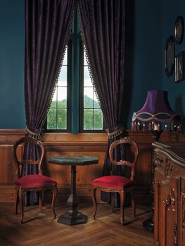room-image