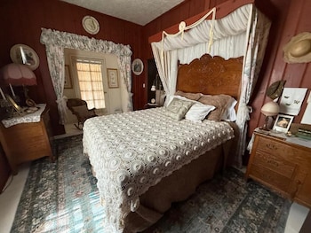 room-image