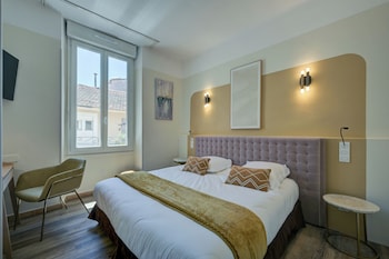 room-image