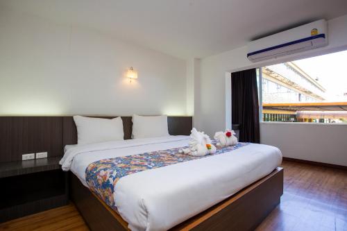 room-image