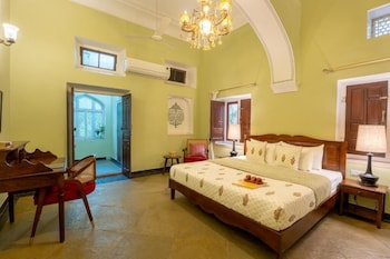 room-image