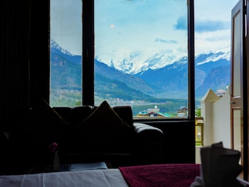 room-image