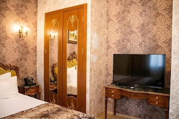 room-image