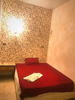 room-image