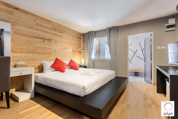 room-image