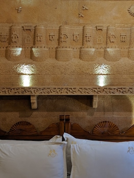 room-image