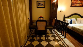 room-image