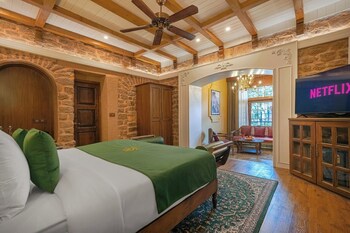 room-image