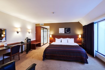 room-image