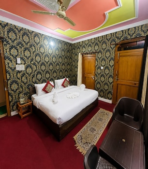 room-image