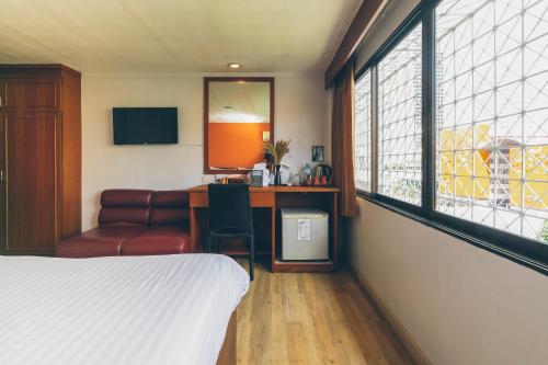room-image