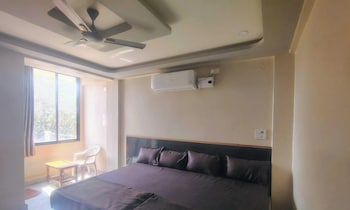 room-image